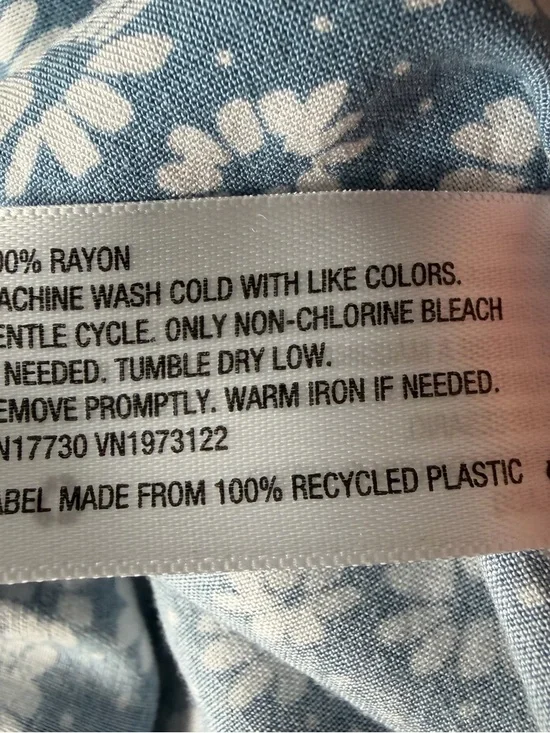 wild fable Blue and White Floral Top with Label - Picture 3 of 7